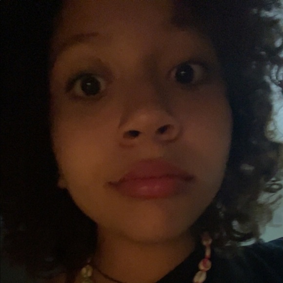 Meet your Posher, Beatrice - Picture 1 of 1